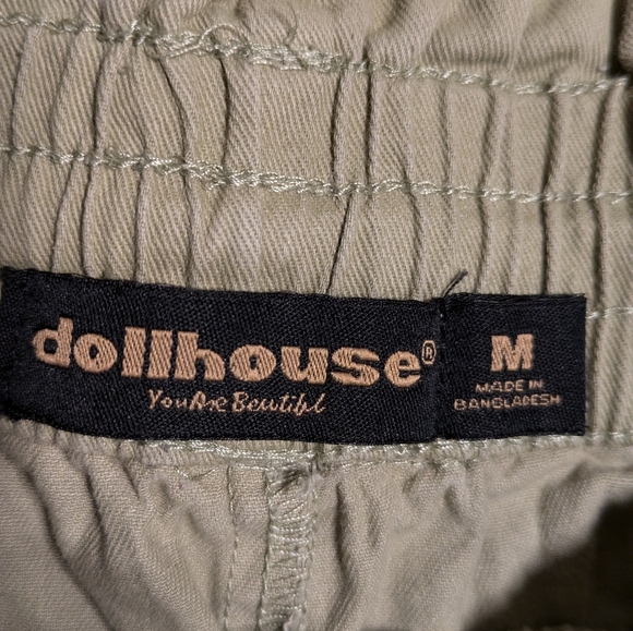 Dollhouse Women's Olive Green Shorts Size Medium - Picture 4 of 6
